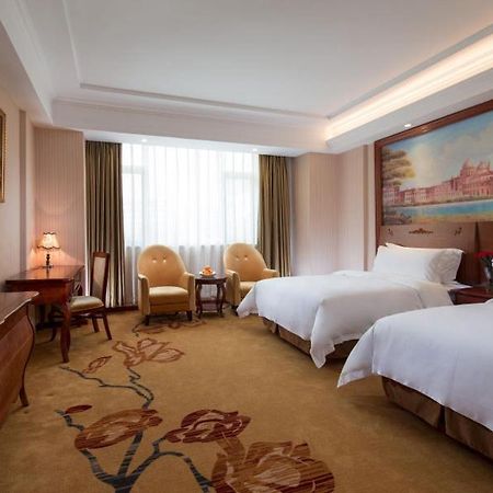 Vienna Hotel Puning South Huancheng Road High-Speed Train Station מראה חיצוני תמונה